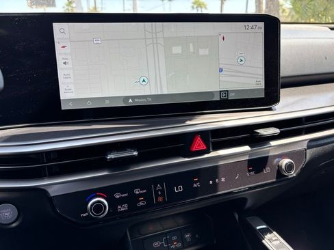 New 2025 Kia Sorento S w/ Panoramic Sunroof Package FWD image 9