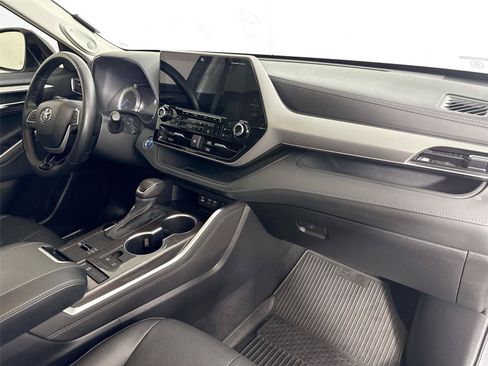 Used 2022 Toyota Highlander Platinum FWD image 47