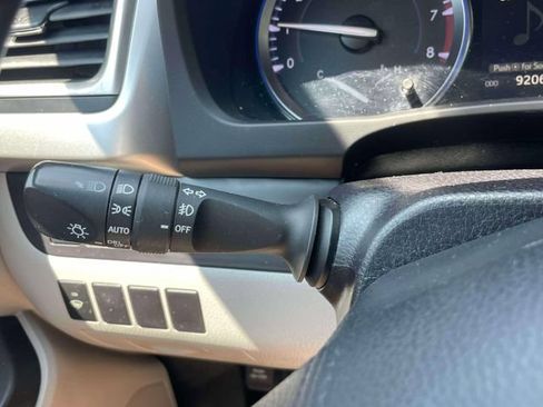 Used 2017 Toyota Highlander XLE AWD/4WD image 24