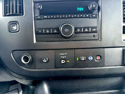 Used 2019 Chevrolet Express 3500 LS image 18