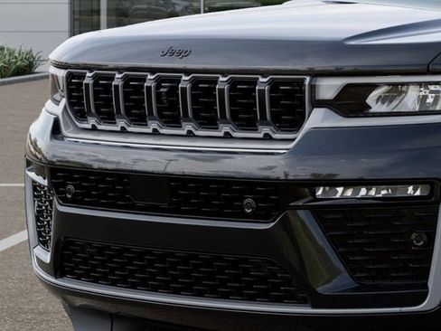 New 2026 Jeep Grand Cherokee L Summit w/ Obsidian Package AWD/4WD image 11