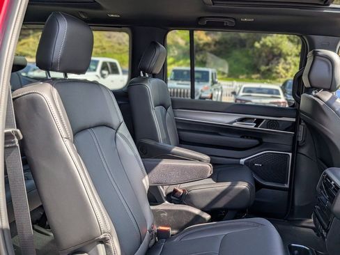 New 2026 Jeep Grand Wagoneer 4WD w/ Premium Group I image 43