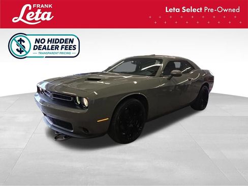 Used 2019 Dodge Challenger SXT RWD image 1
