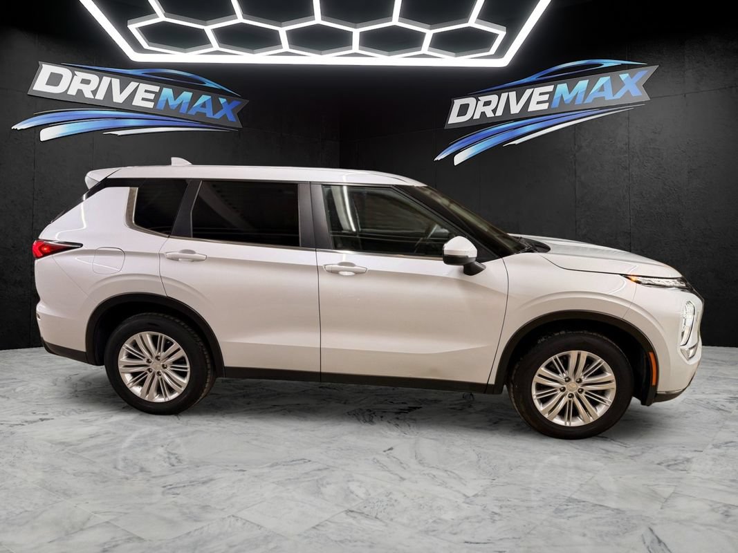 Used 2022 Mitsubishi Outlander ES AWD/4WD image 4