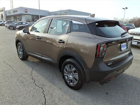 Used 2025 Nissan Kicks S image 6