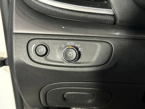 Used 2020 Buick Encore Preferred FWD image 15