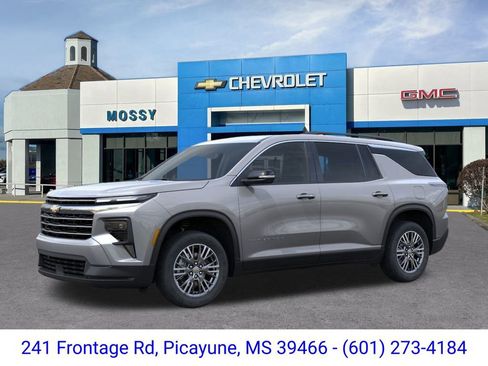 New 2026 Chevrolet Traverse LT image 2