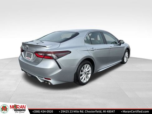 Used 2024 Toyota Camry SE image 5