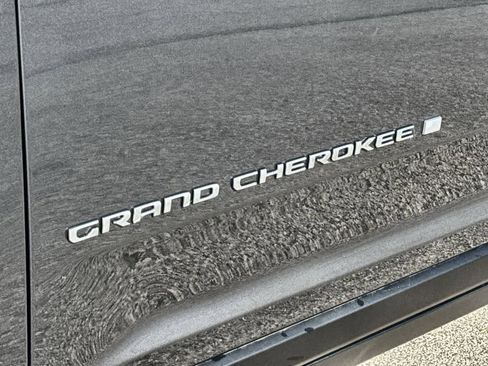 New 2026 Jeep Grand Cherokee Limited RWD image 8