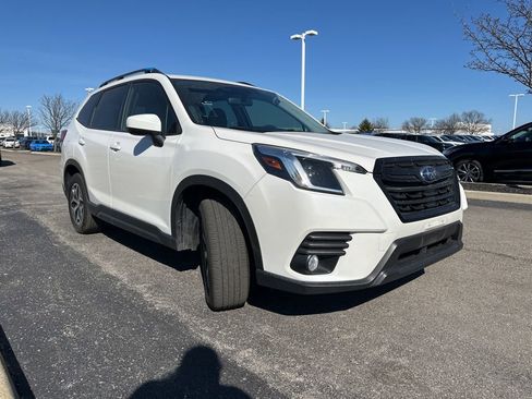 Used 2022 Subaru Forester Premium image 14