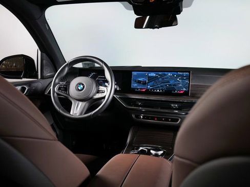 Used 2025 BMW X5 xDrive40i w/ M Sport Package image 14