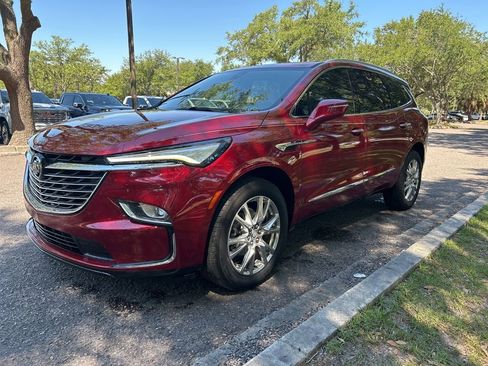 Used 2024 Buick Enclave Essence w/ Experience Buick Package FWD image 2