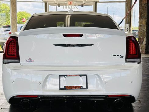 Used 2023 Chrysler 300 C RWD image 10