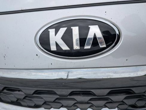 Used 2020 Kia Sedona EX FWD image 9