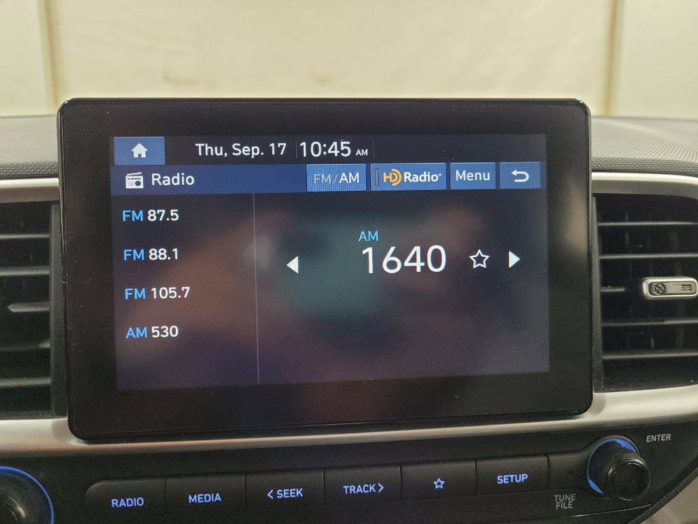 Used 2024 Hyundai Venue SEL FWD image 25