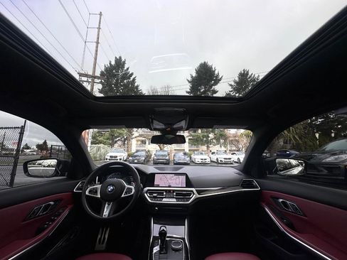 Used 2022 BMW 330i Sedan w/ M Sport Package image 7