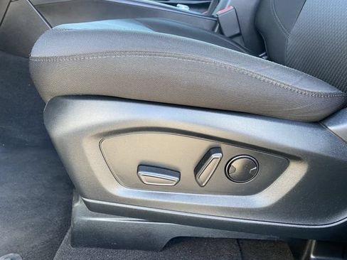 Used 2023 Ford Explorer XLT AWD/4WD image 24