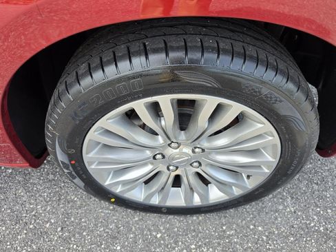 Used 2012 Chrysler 200 Limited FWD image 5