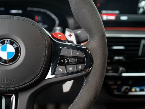 Used 2022 BMW M5 CS image 57