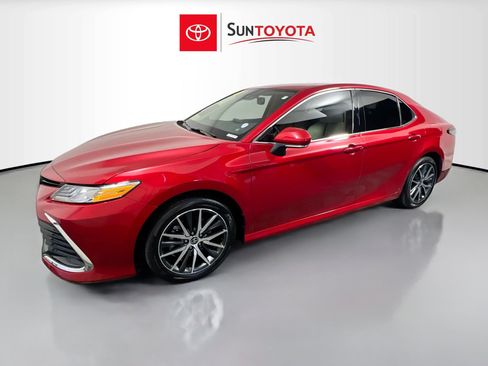 Used 2024 Toyota Camry XLE FWD image 31