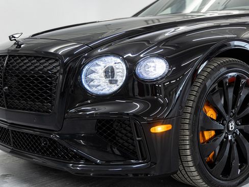 New 2025 Bentley Flying Spur Plug-In Hybrid image 12