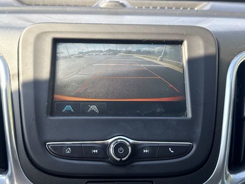 Used 2018 Chevrolet Equinox LS image 17