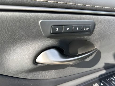 Used 2021 Lexus ES 300h w/ Premium Package image 11