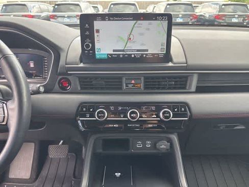 Used 2025 Honda Pilot Black Edition image 19