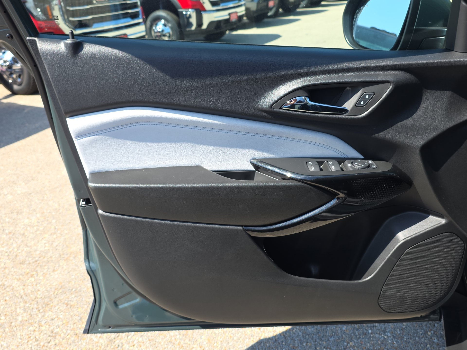 New 2026 Chevrolet Trax LT w/ Driver Confidence Package FWD image 12