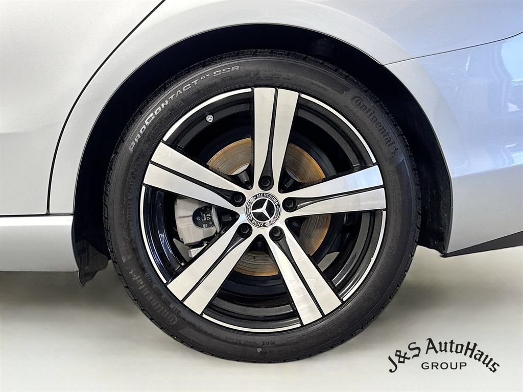 Used 2022 Mercedes-Benz C 300 Sedan w/ Exclusive Trim Package image 38