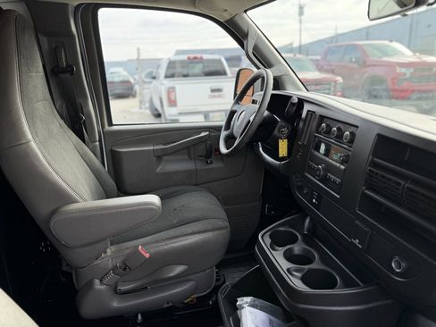 Used 2020 GMC Savana 2500 w/ Driver Convenience Package image 14
