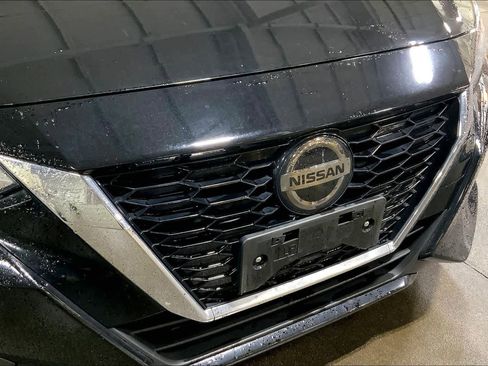 Used 2021 Nissan Sentra SV FWD image 30