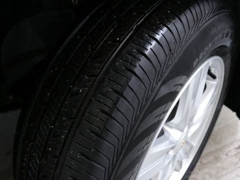 Certified 2022 Chevrolet Trax LT w/ LT Convenience Package image 35