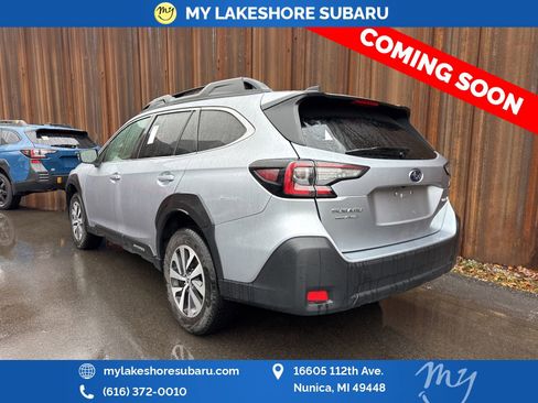 Used 2025 Subaru Outback Premium image 7