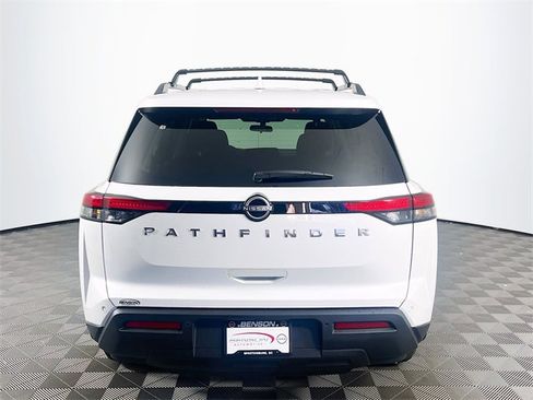 New 2025 Nissan Pathfinder SV image 6