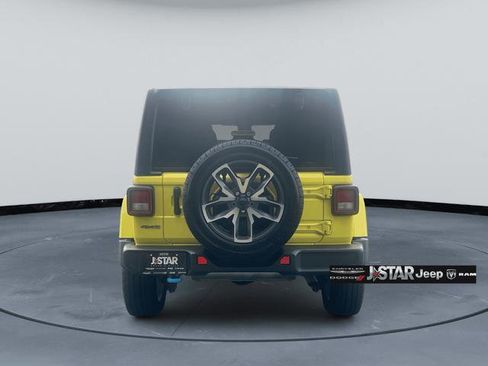 Used 2024 Jeep Wrangler Unlimited image 4