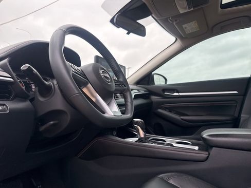 Certified 2023 Nissan Altima 2.5 SR w/ SR Premium Package FWD image 35