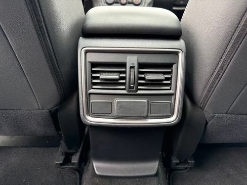 Used 2024 Subaru Forester Premium AWD/4WD image 18