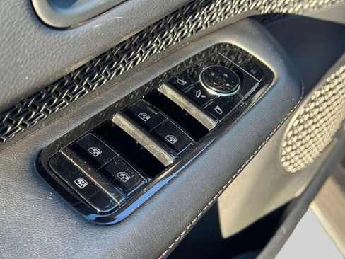 Used 2024 Nissan Ariya FWD image 16