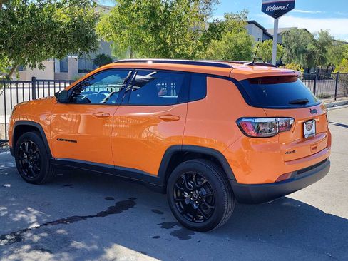 Used 2026 Jeep Compass Latitude AWD/4WD image 6