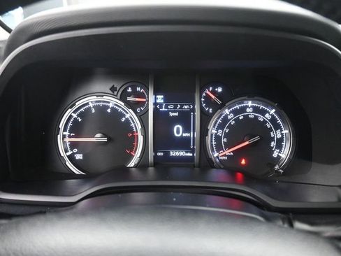 Used 2024 Toyota 4Runner TRD Off-Road image 13