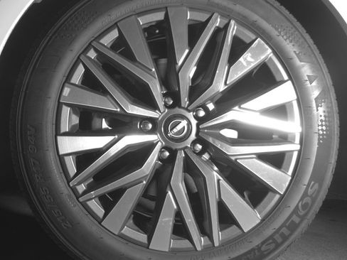 Used 2025 Nissan Altima 2.5 SV image 12