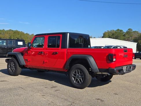 New 2025 Jeep Gladiator Sport image 10