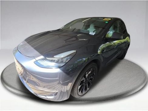 Used 2023 Tesla Model Y Long Range AWD/4WD image 14
