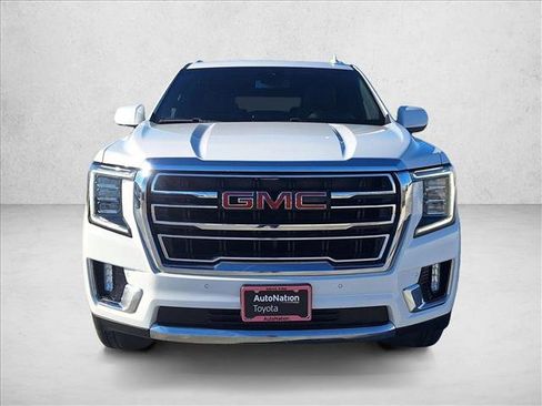 Used 2024 GMC Yukon XL SLT image 2
