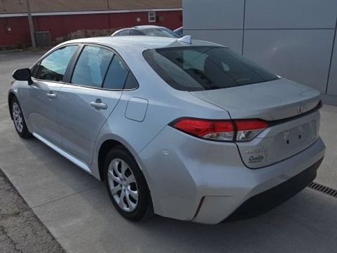 Used 2025 Toyota Corolla LE FWD image 8