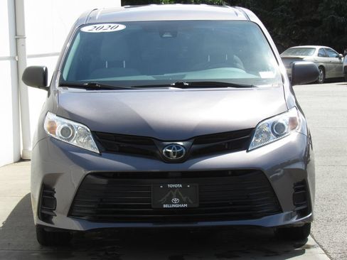 Certified 2020 Toyota Sienna L FWD image 3