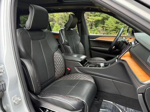 Used 2021 Jeep Grand Cherokee L Summit AWD/4WD image 28