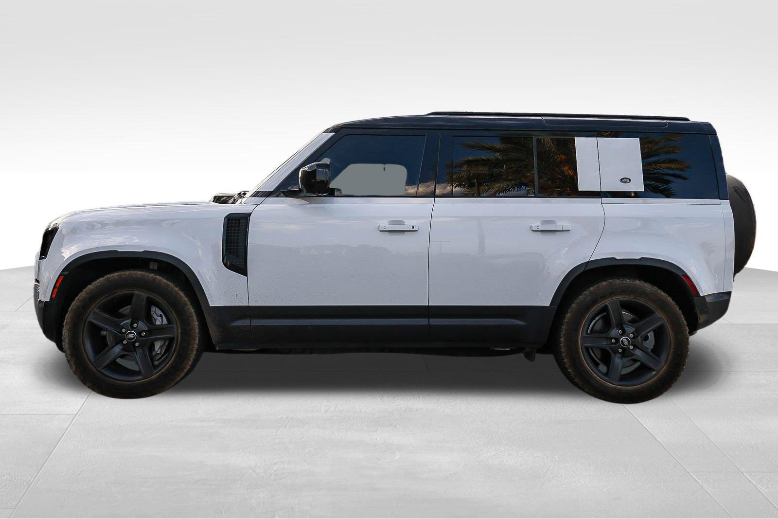 Certified 2025 Land Rover Defender 110 X-Dynamic SE AWD/4WD image 8