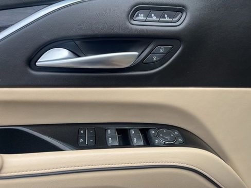 Used 2023 Cadillac Escalade Premium Luxury image 13